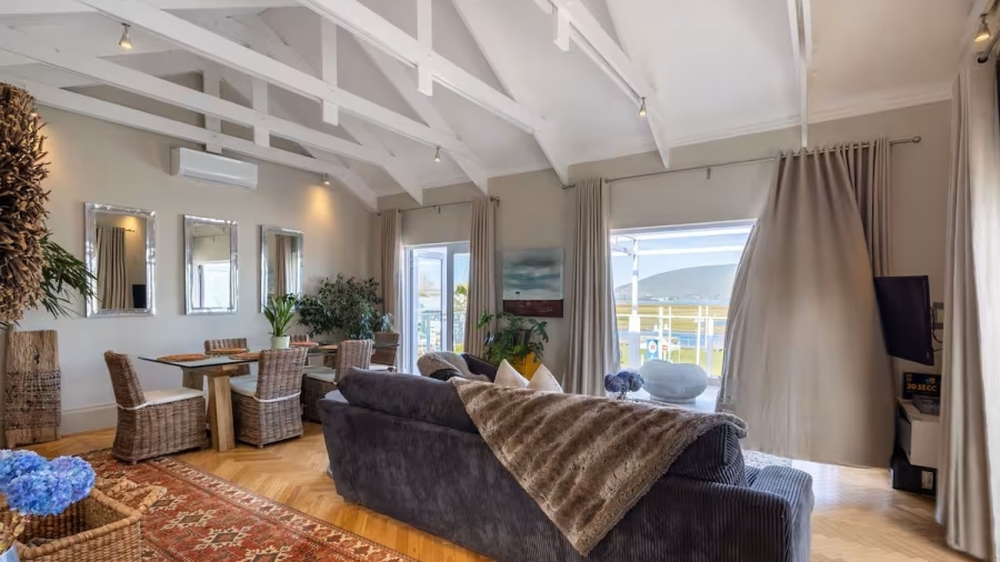To Let 1 Bedroom Property for Rent in Thesen Islands Western Cape